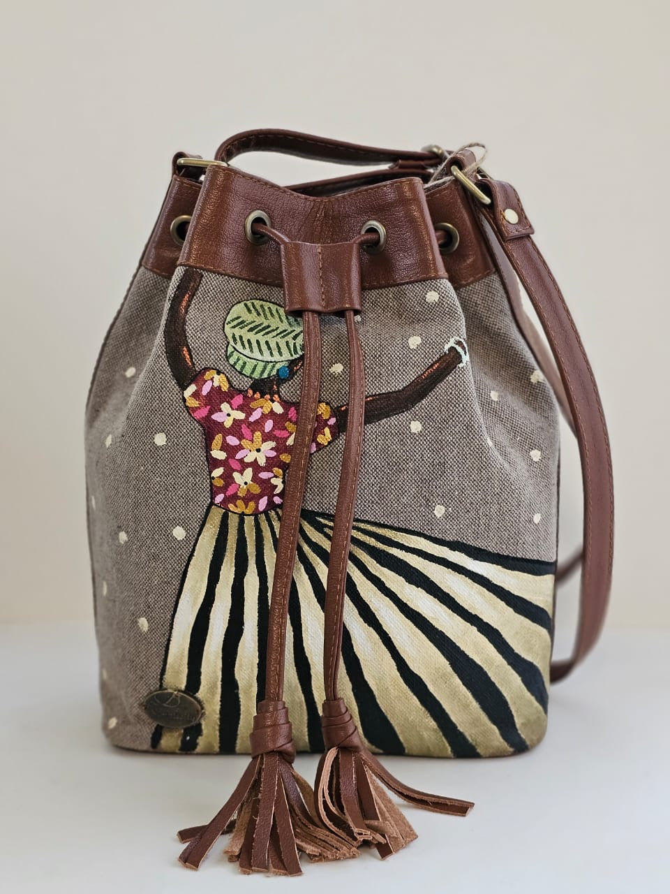 Fabric Bucket Beige X Lady