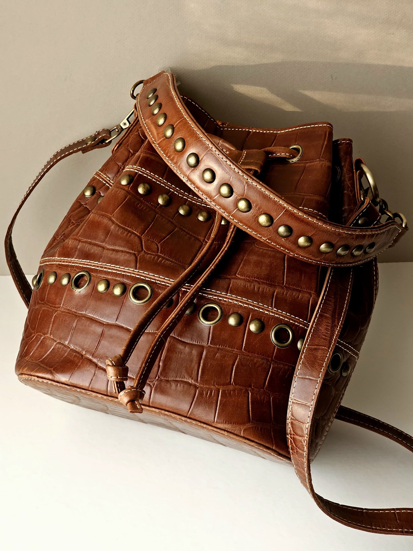 Bucket with studs Bucket 2