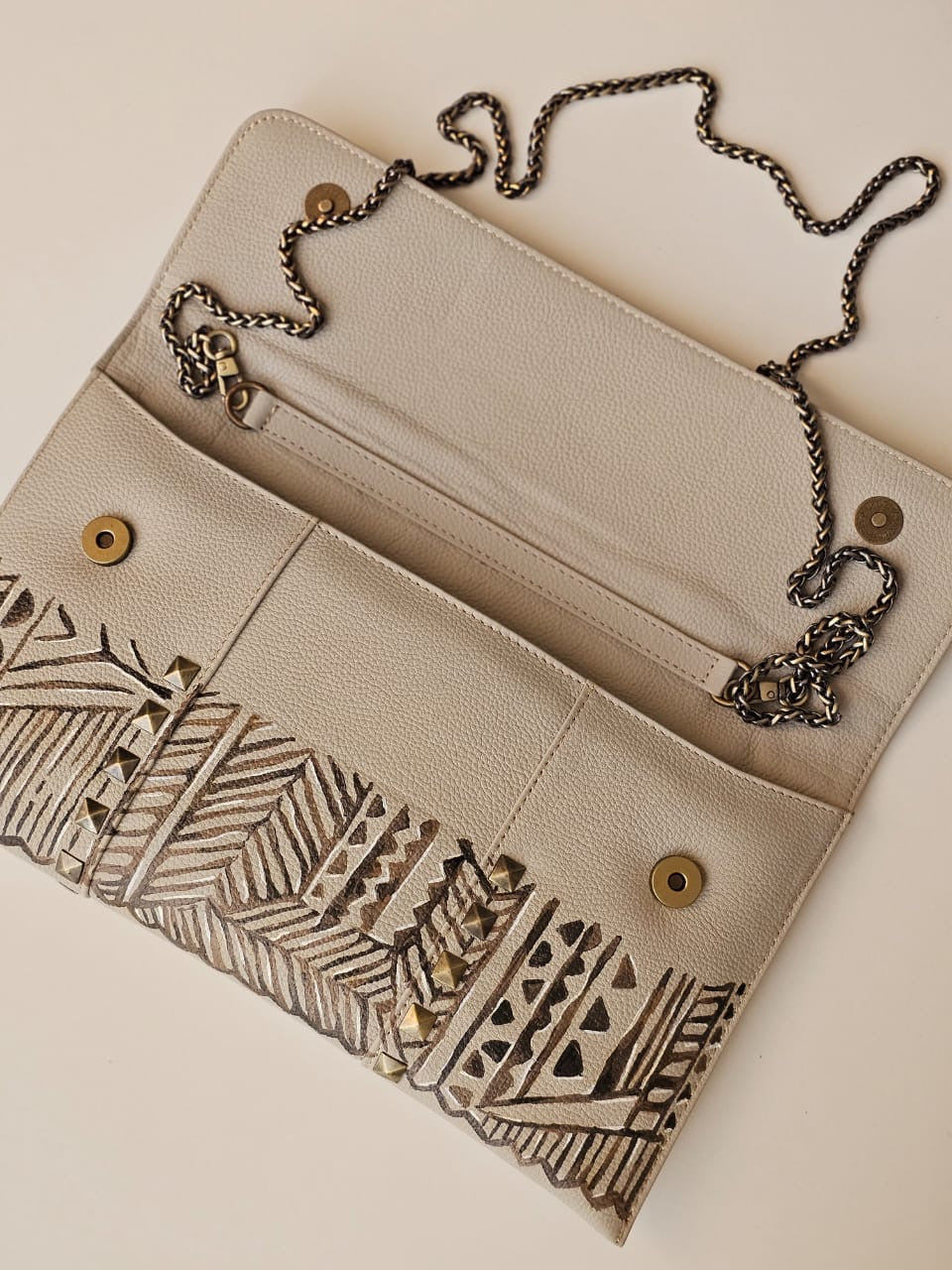 Leather Envelope with Studs Beige X Brown