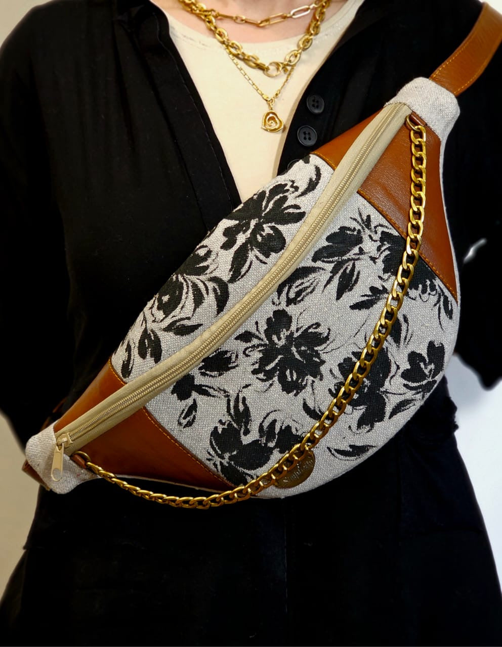 Fabric Fanny Pack Beige X Black Flowers