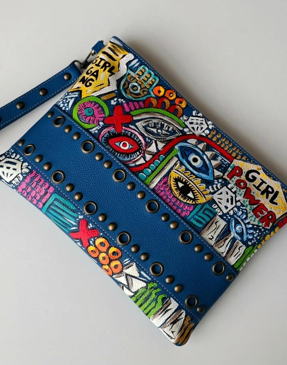 Studs Clutch Blue X Eyes Design