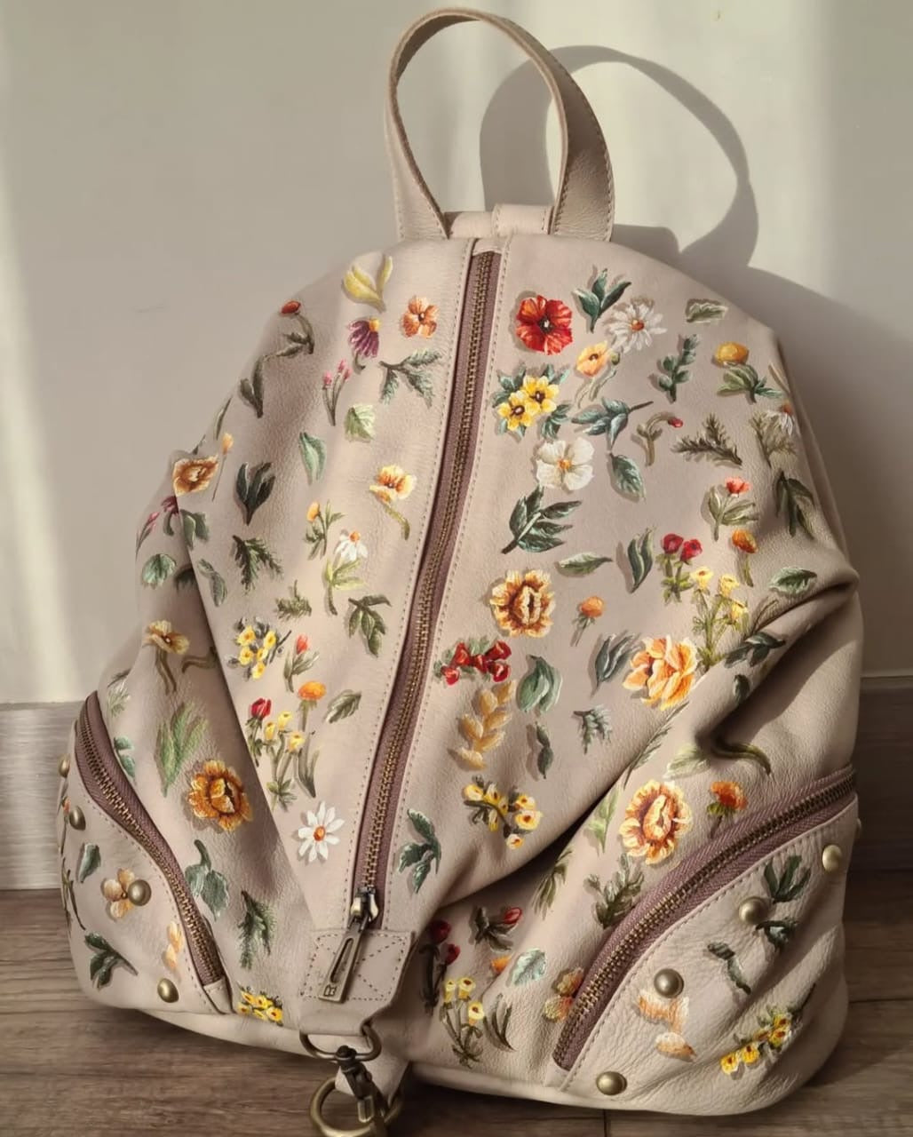 Backpack/Middle zipper Black X Writing
