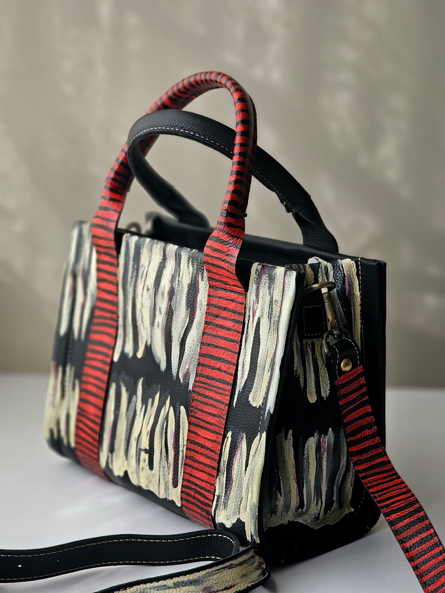 Medium Tote Bag Black X Red