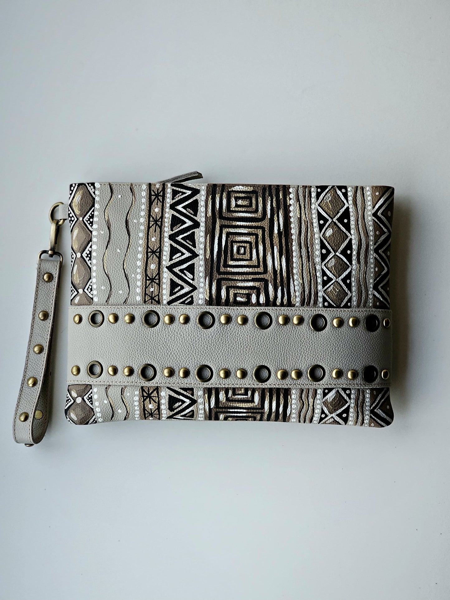 Studs Clutch Geometric Beige