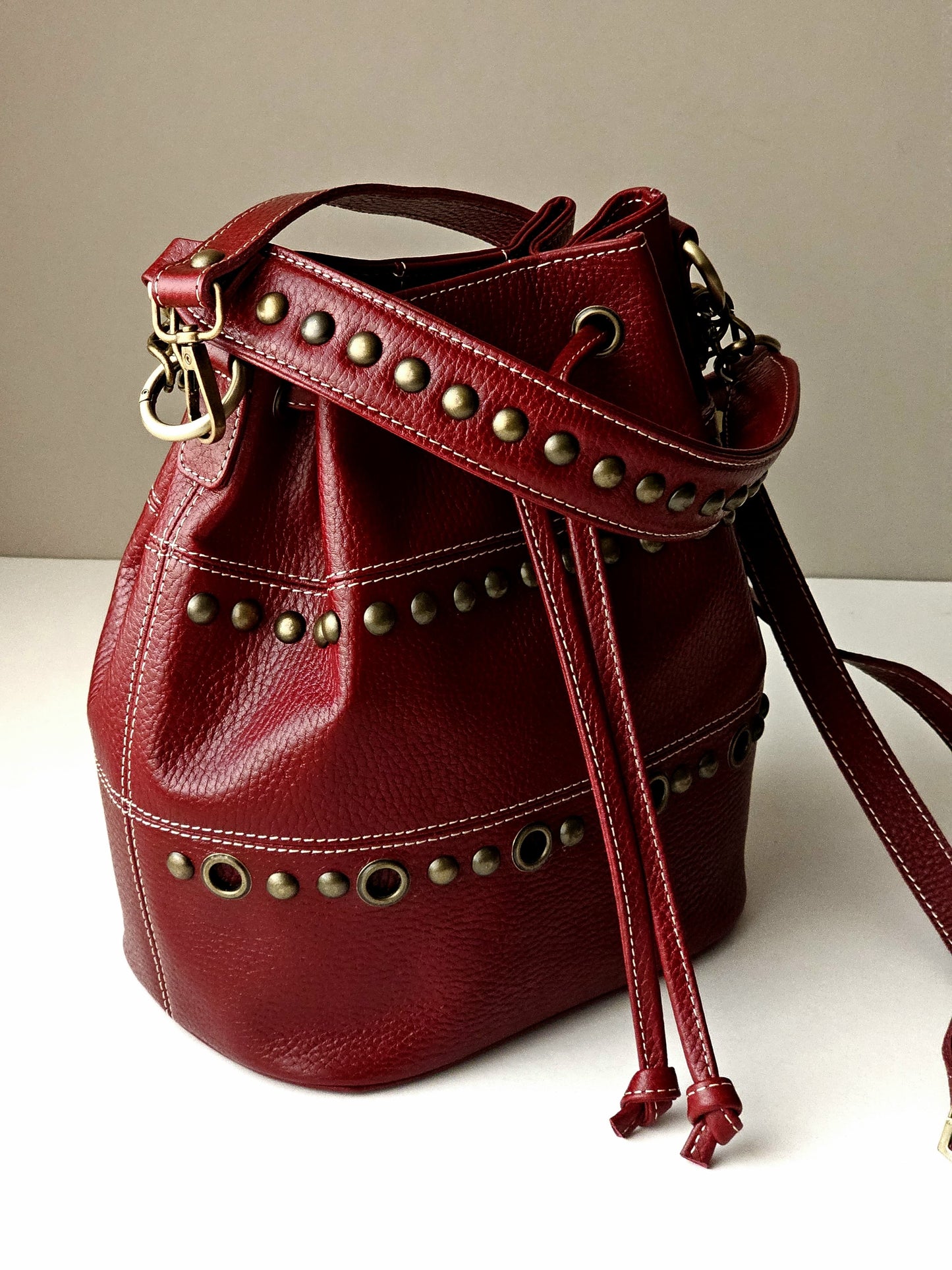 Bucket with Studs 7