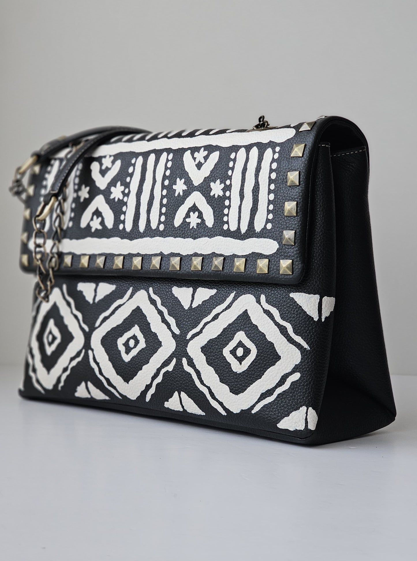 Rectangular Leather Bag with Chain Black Base With White