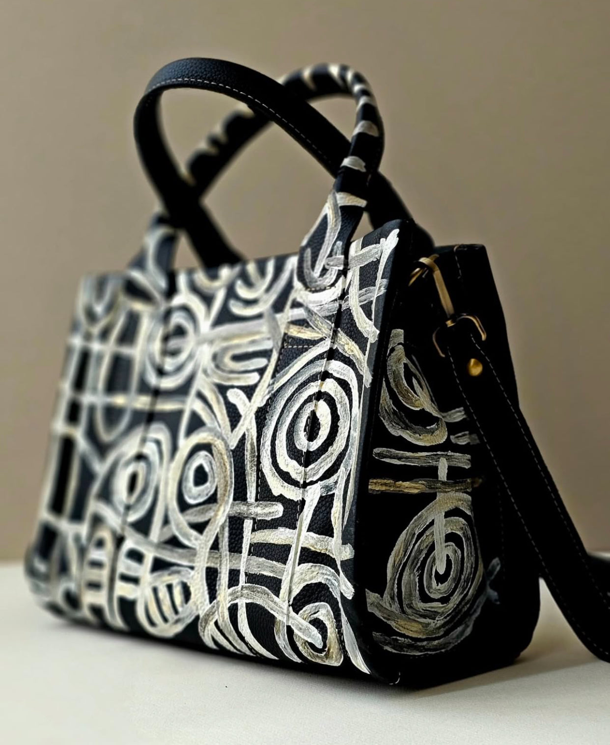 Medium Tote Bag Black X Circles