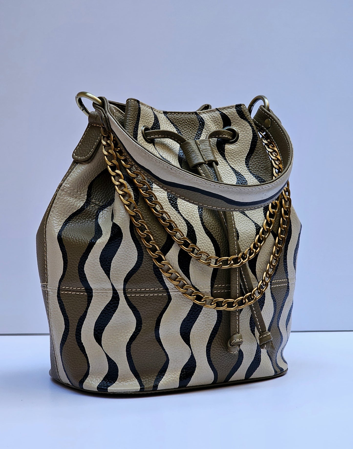 Leather Bucket Bag X Olive Waves