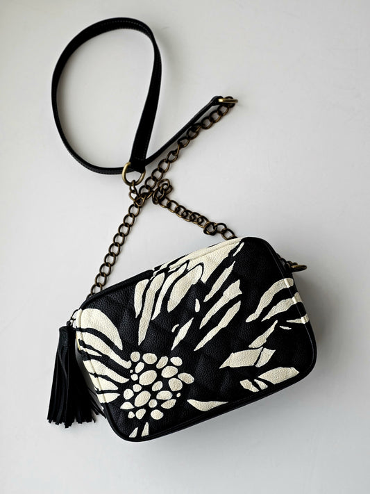 Leather Capitone Black Base X White