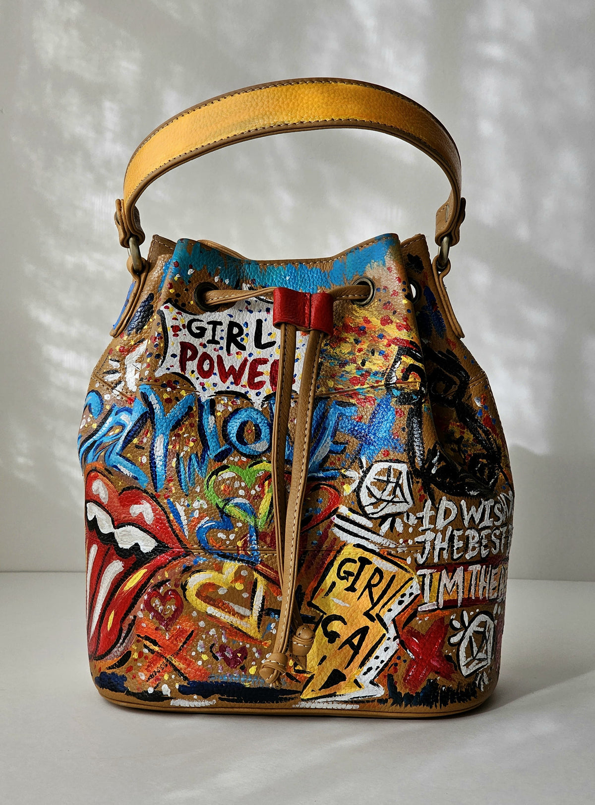 Leather Bucket With Handle X Grafiti Pop