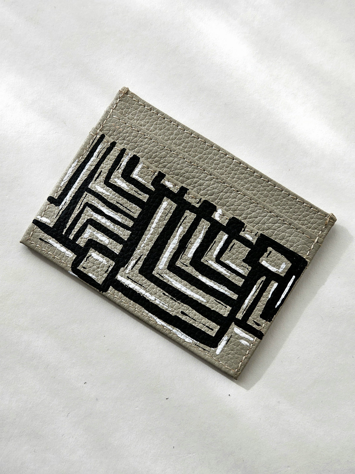Card Holder Beige X Geo Lines