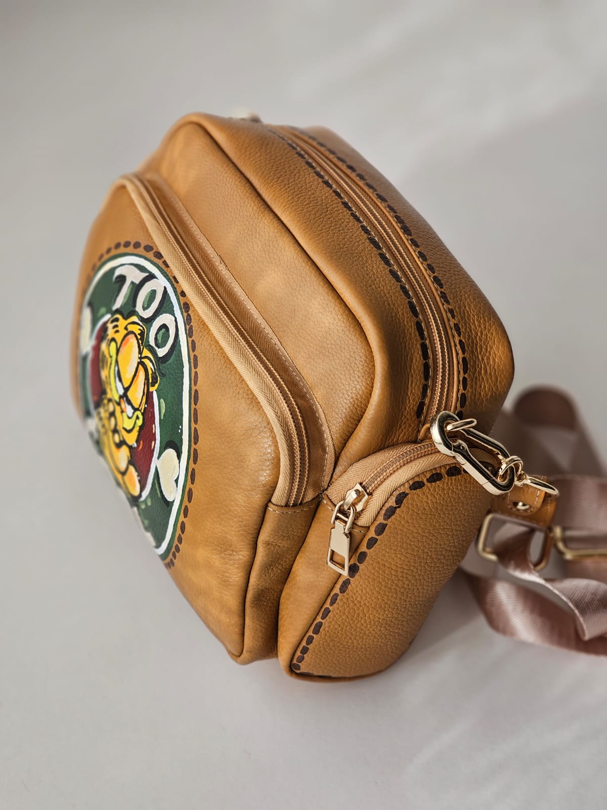 Leather Cross Bag X Garfield