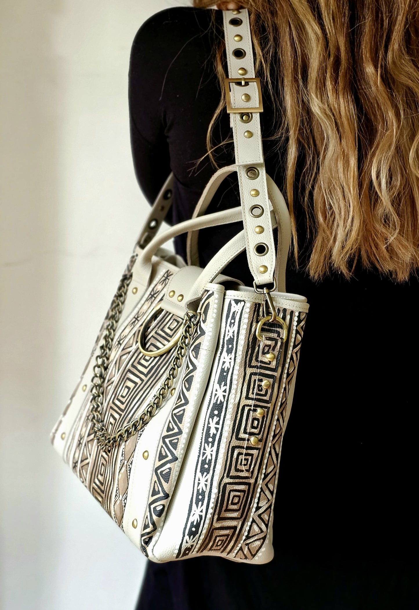 Leather Bag with Ring Beige X Brown X Black