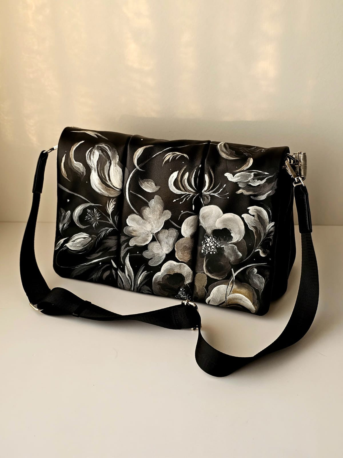 Bold leather Black X Silver