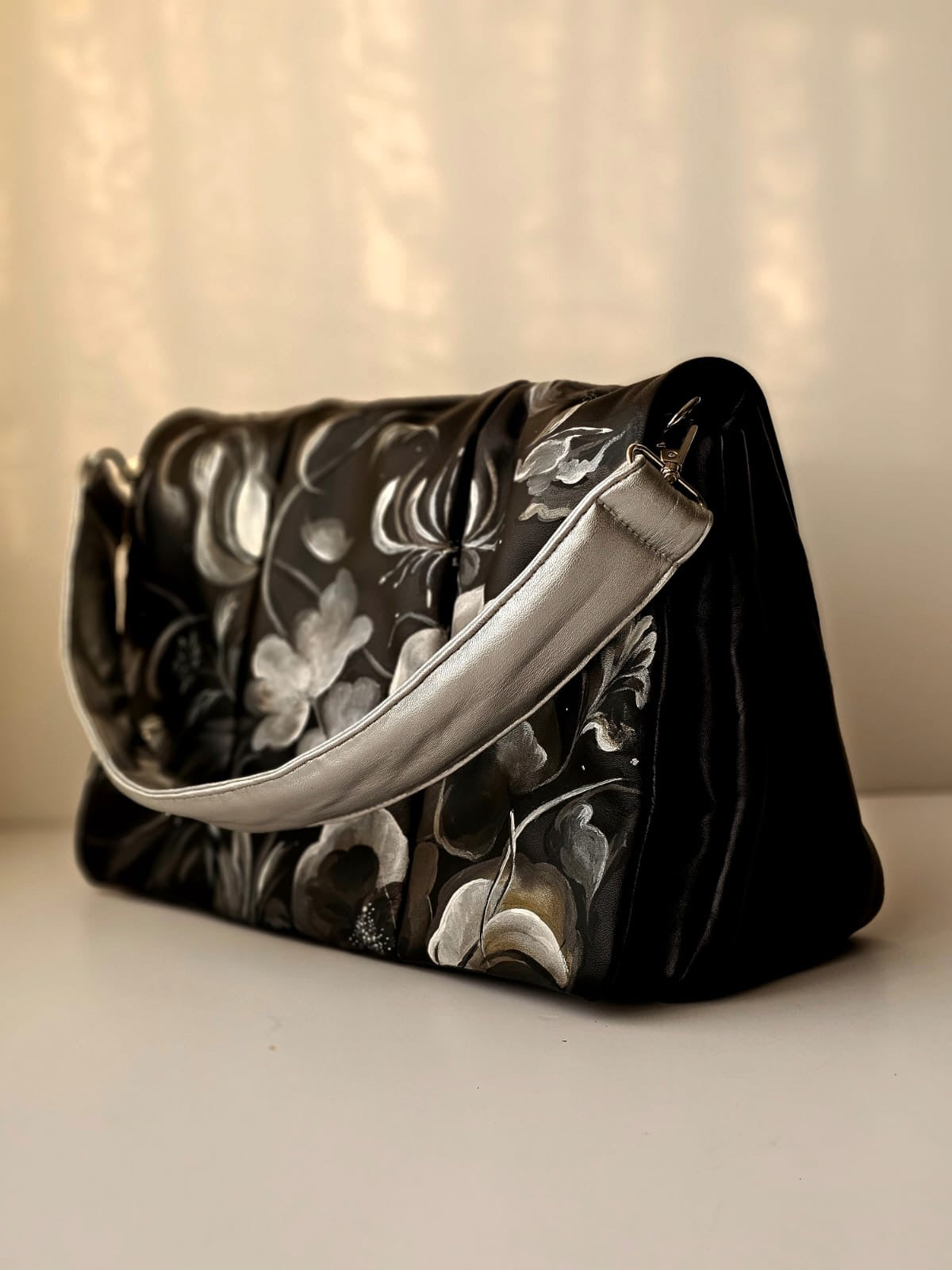Bold leather Black X Silver