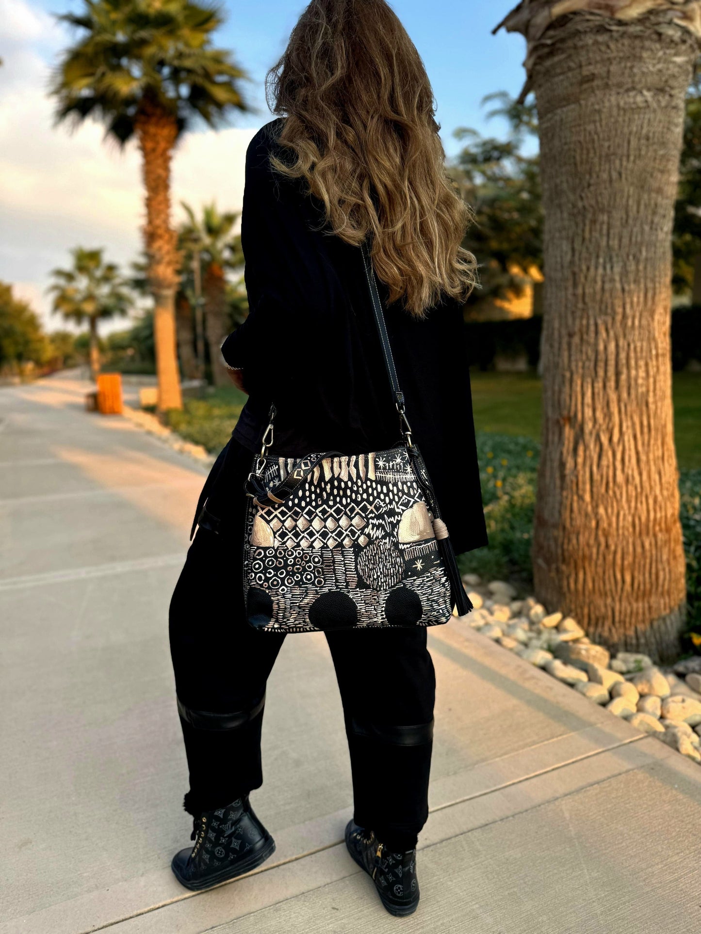 Leather bag with side tassel Black X Beige
