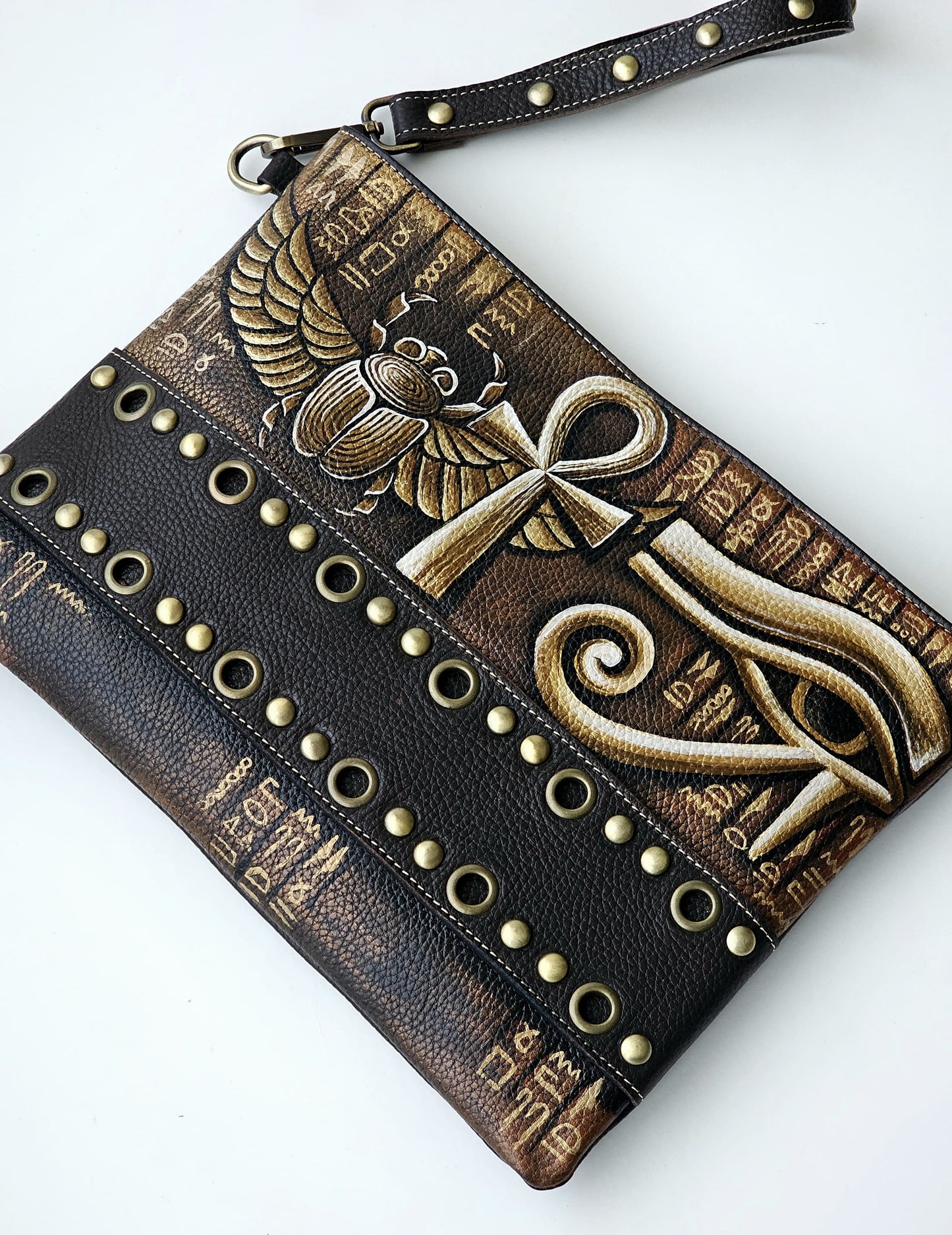 Studs Clutch Black X Pharoic