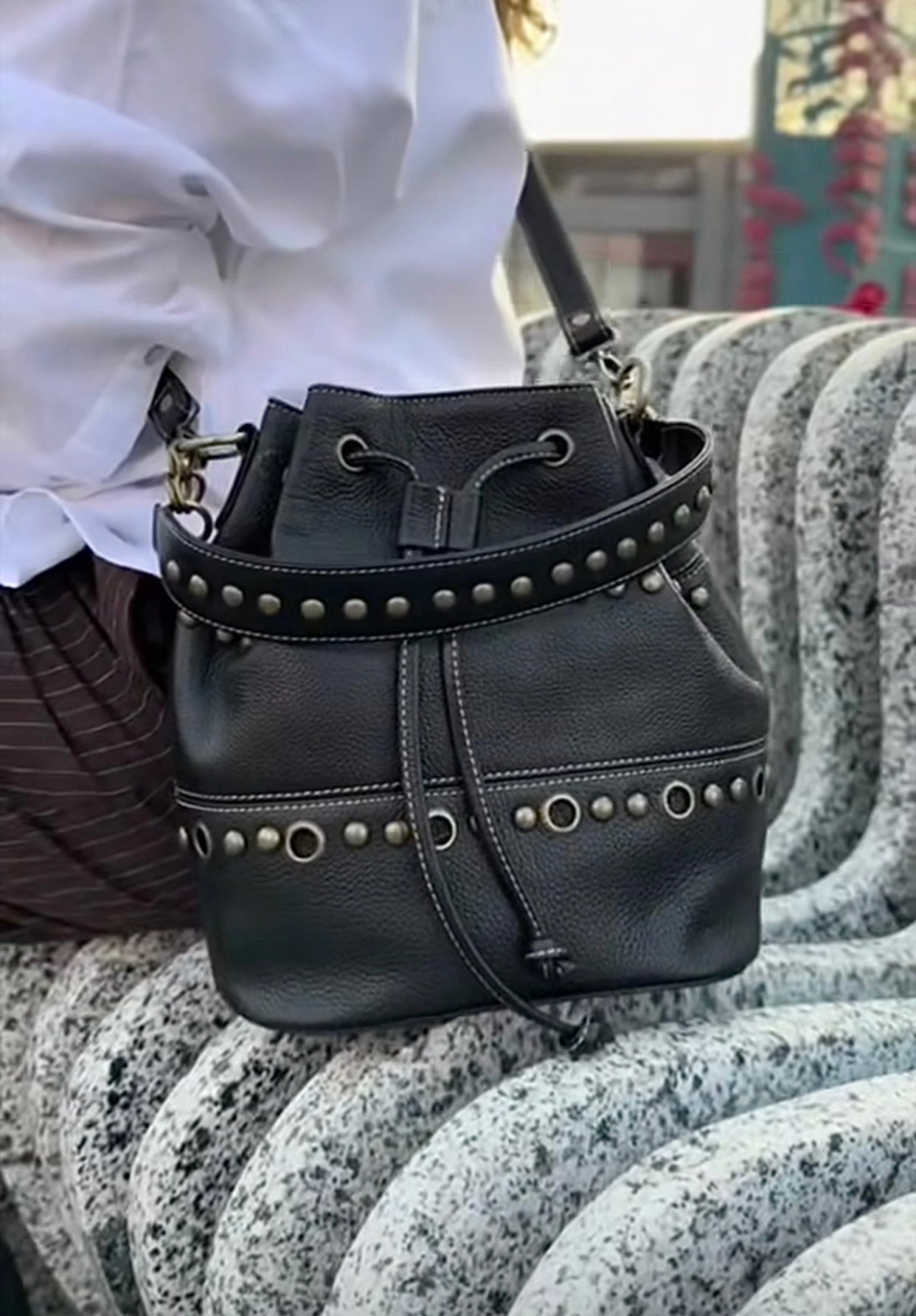 Bucket with Studs Black