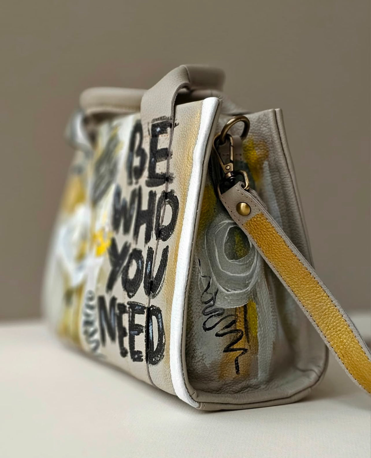 Medium Tote Bag Beige Be Who You Need