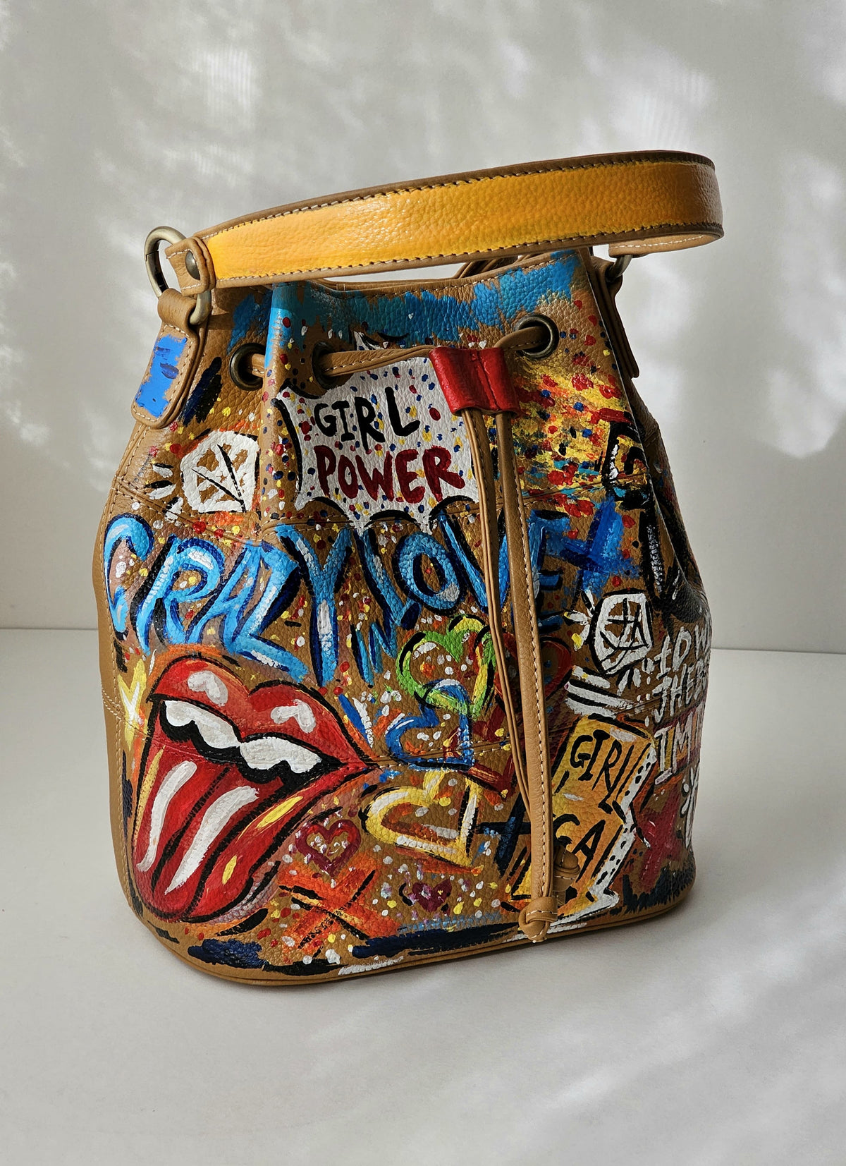 Leather Bucket With Handle X Grafiti Pop