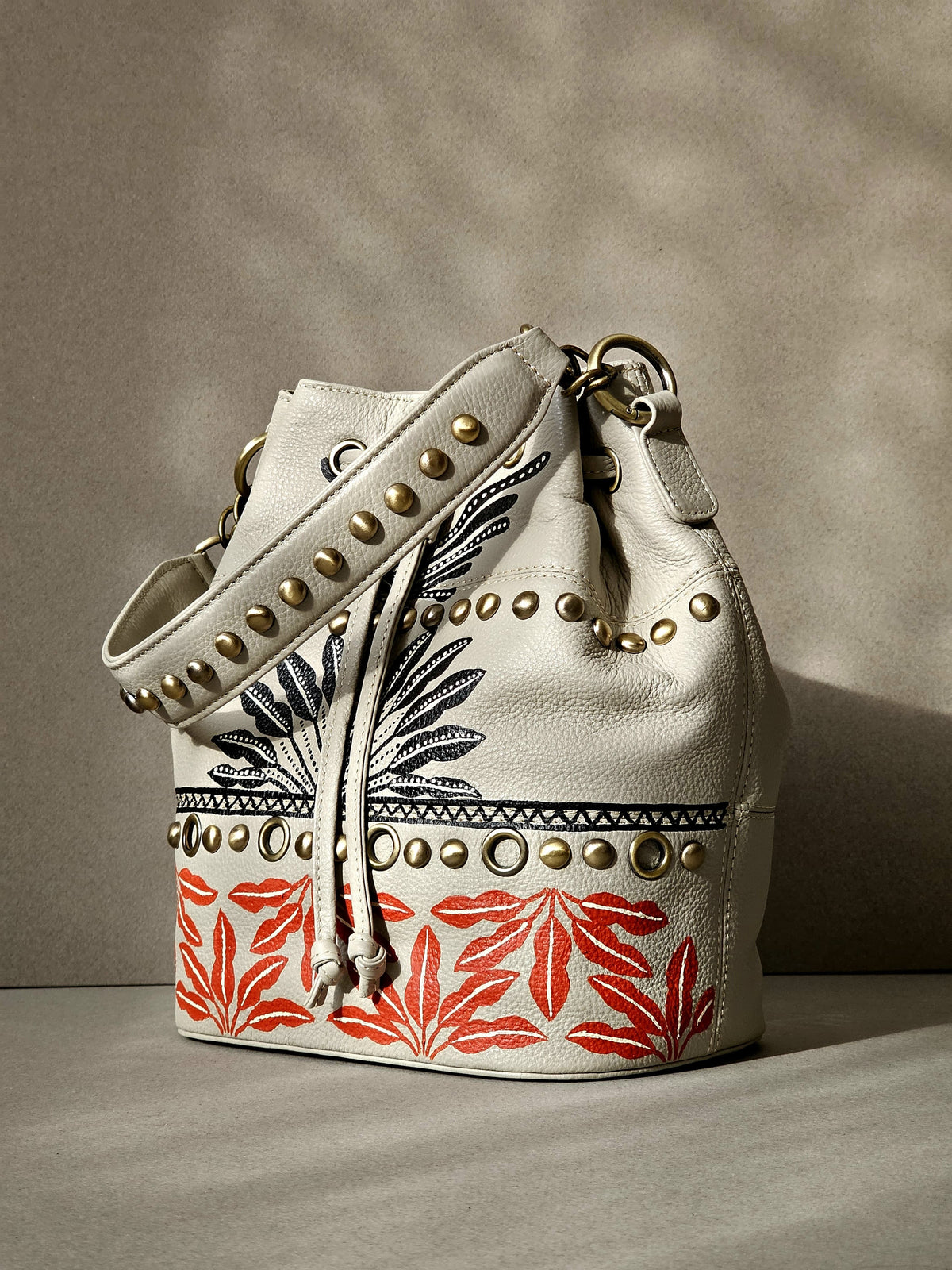 Leather Bucket Bag X Ivory Leaves