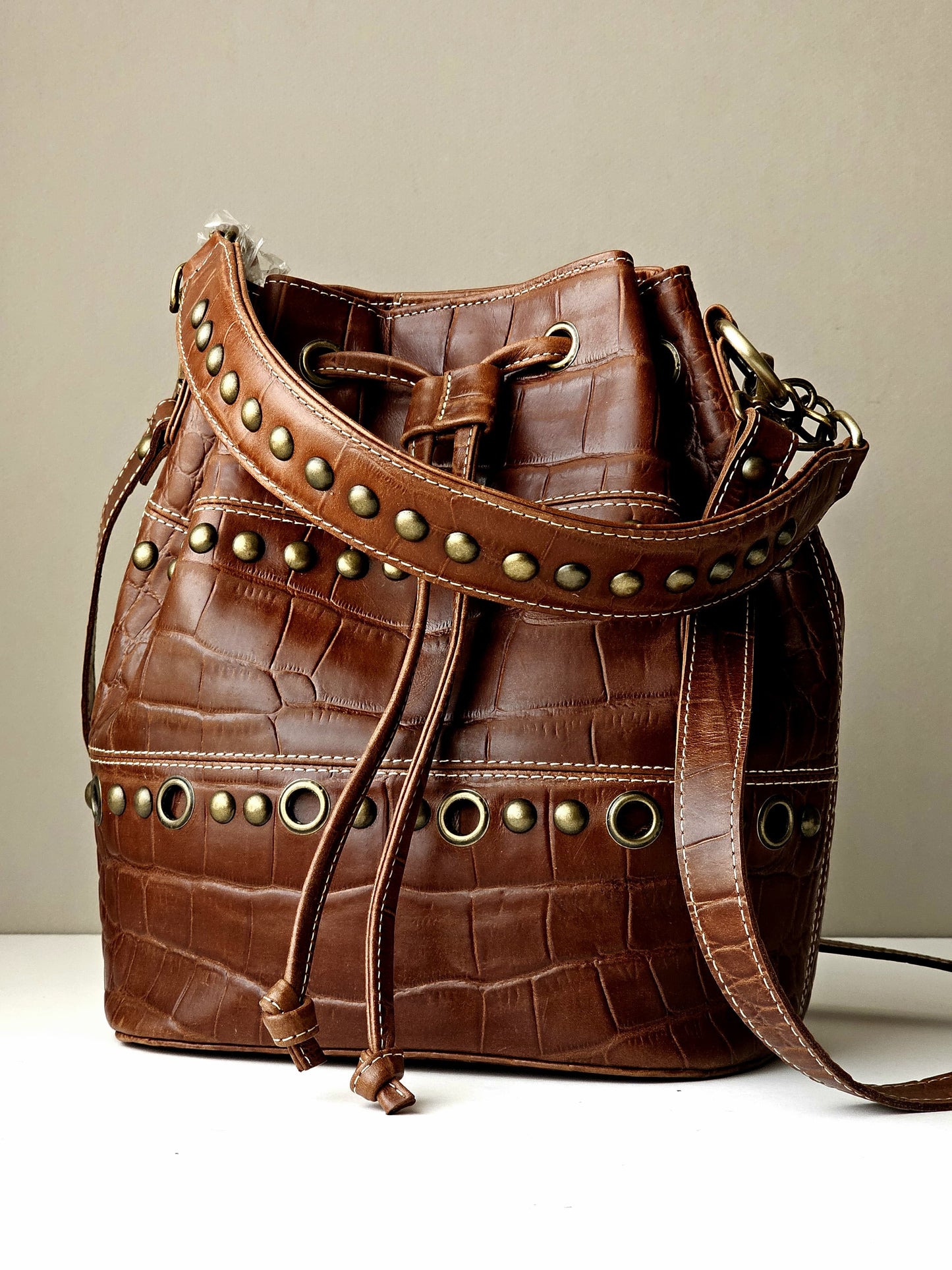 Bucket with studs Bucket 2