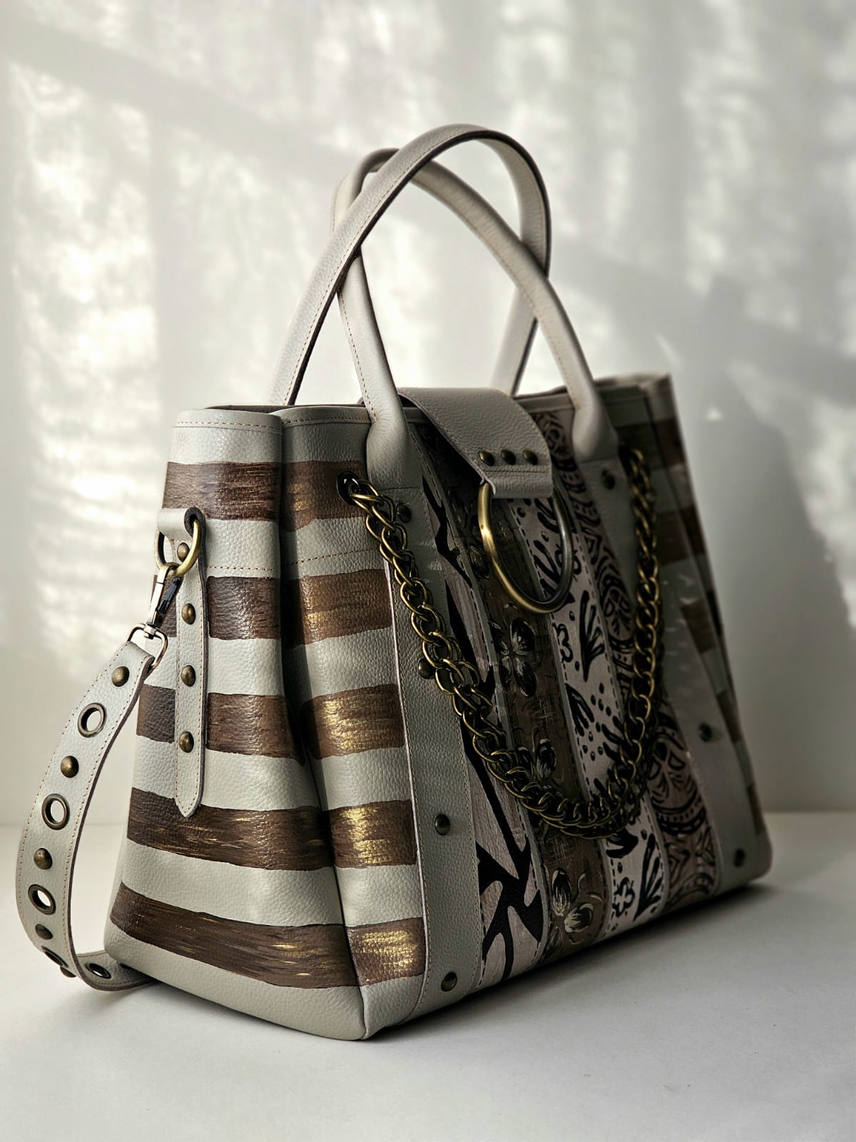 Leather Bag with Ring Beige Base X Golden