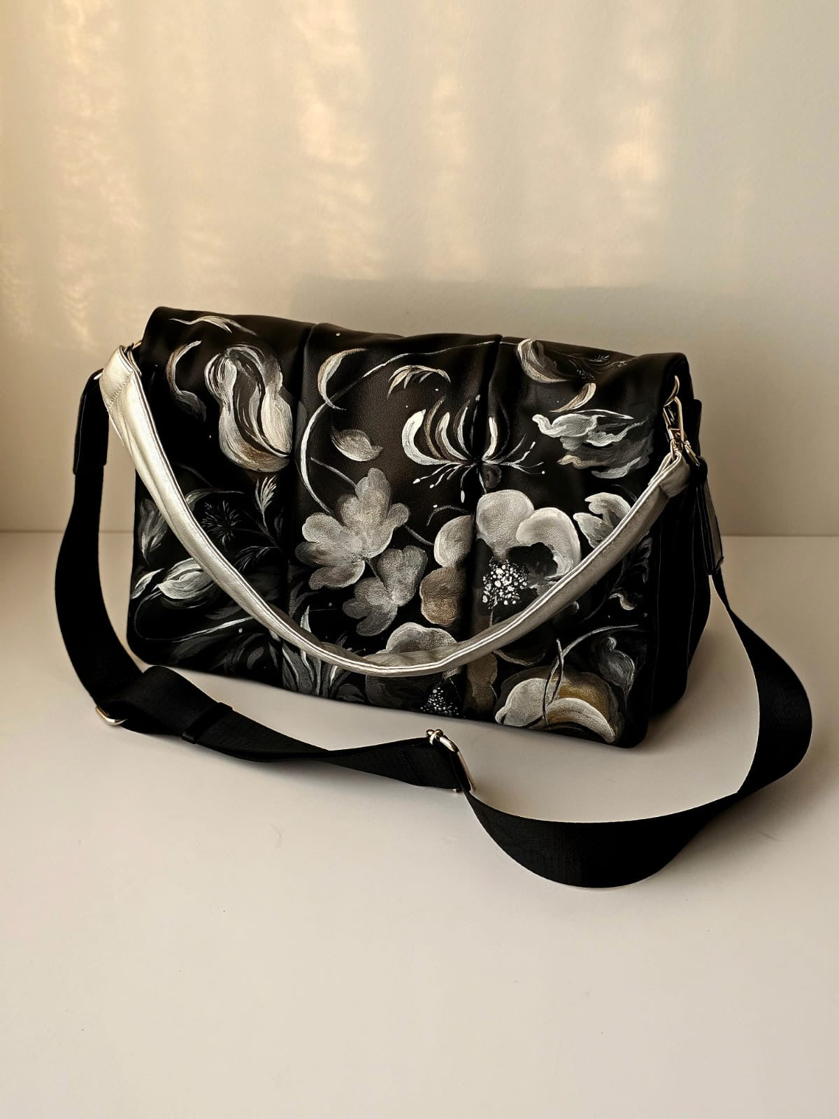 Bold leather Black X Silver