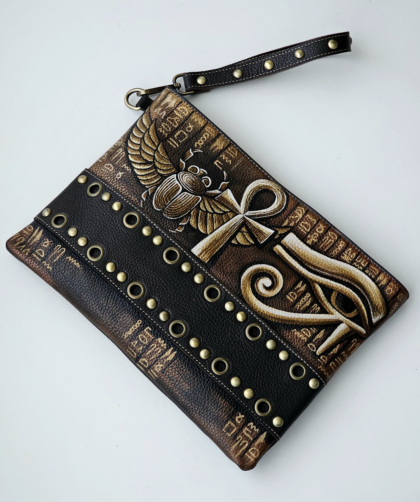 Studs Clutch Black X Pharoic