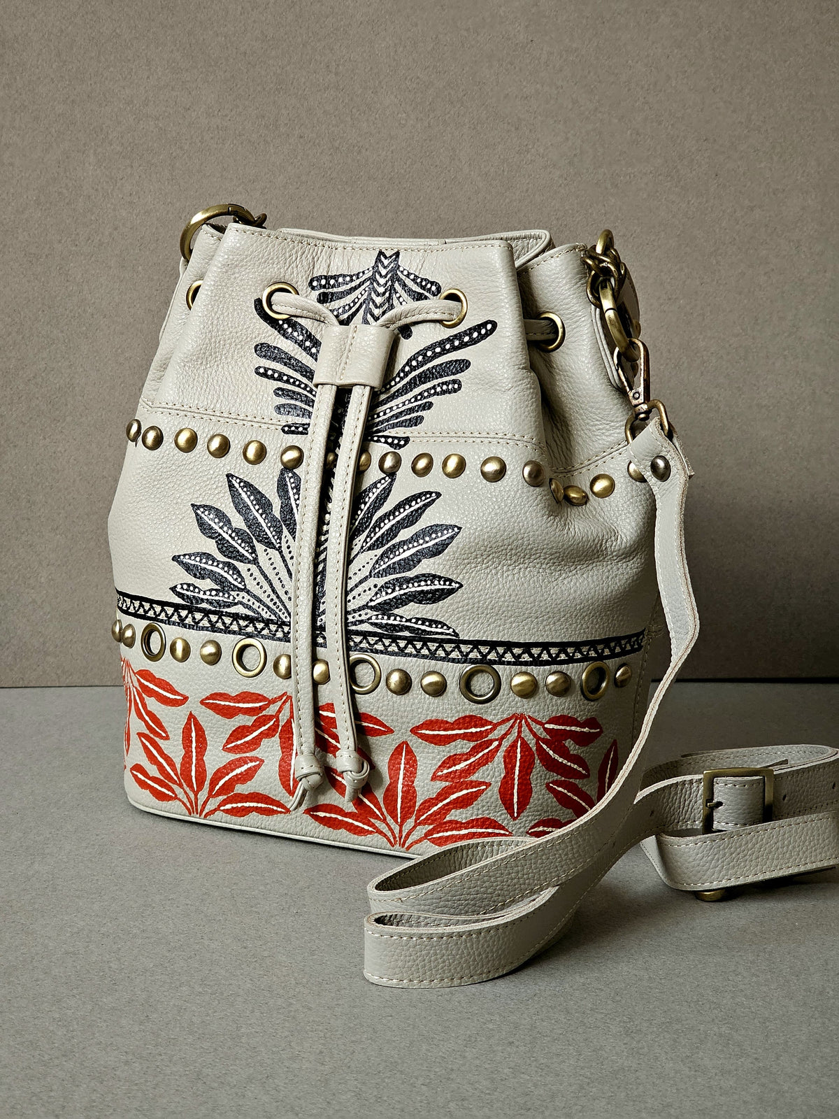 Leather Bucket Bag X Ivory Leaves