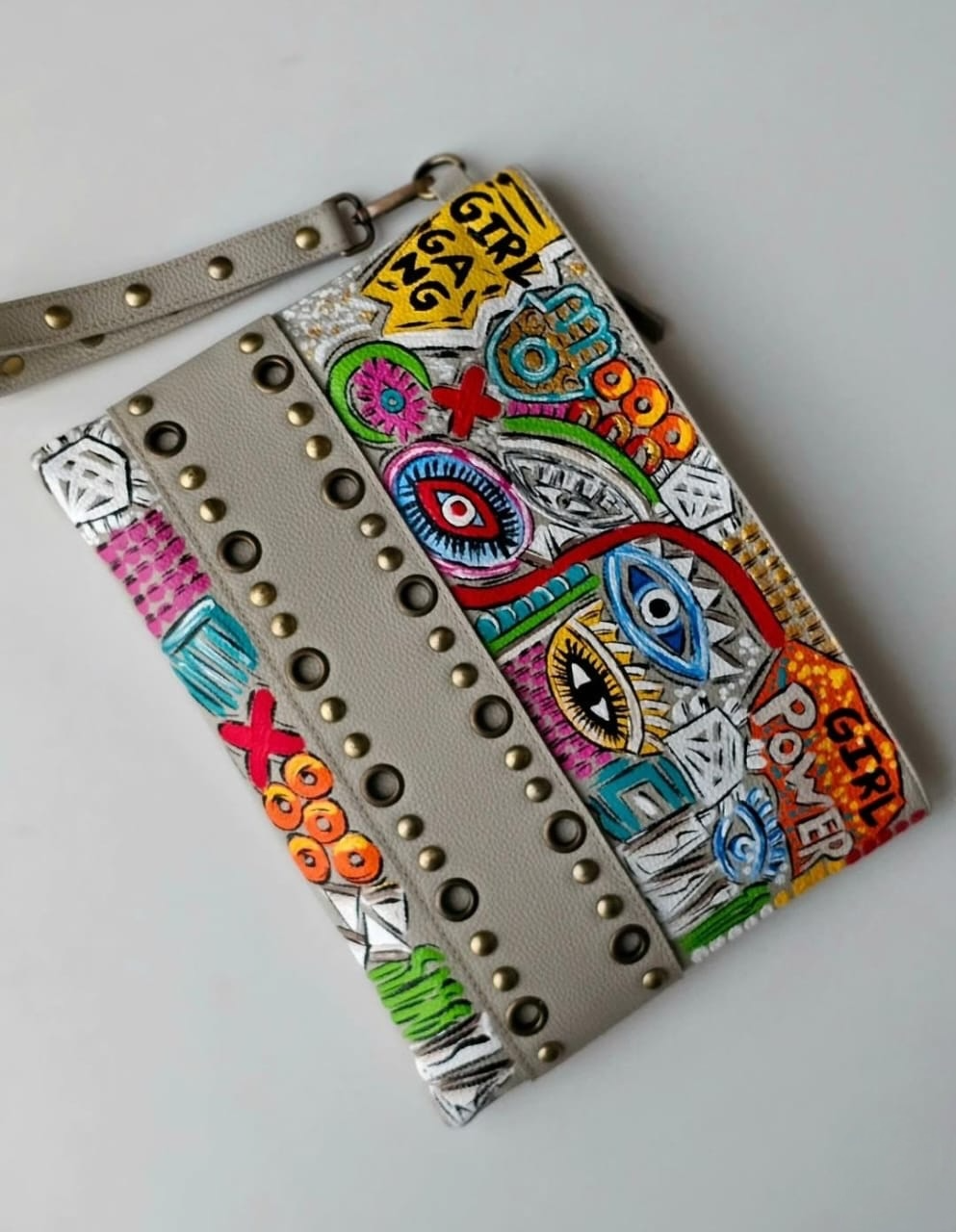 Studs Clutch Beige X Eyes Design