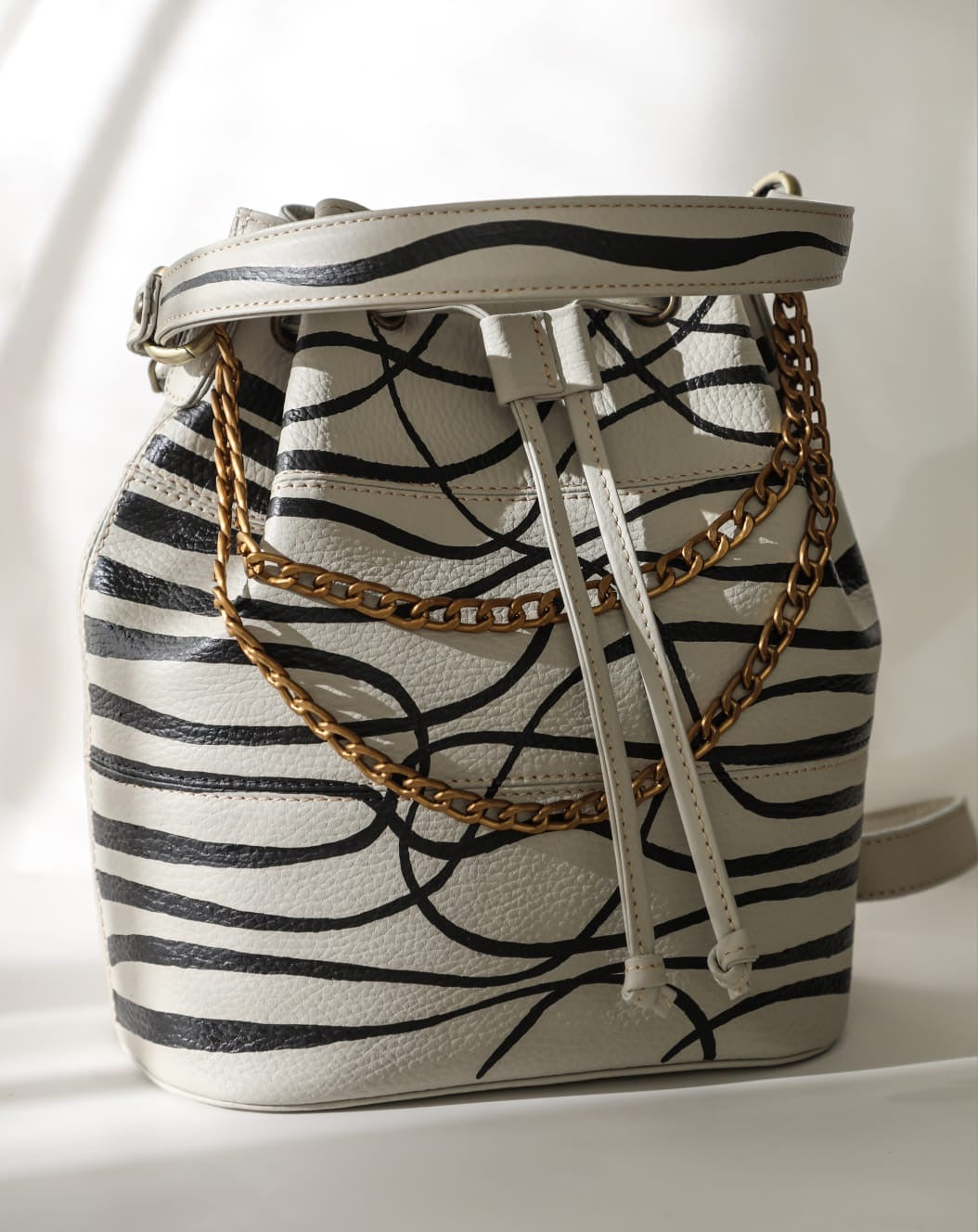 Leather Bucket X Black Lines