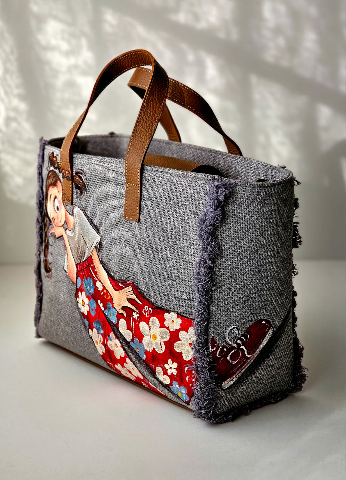 Grey Tote Bag X Flowery Pants