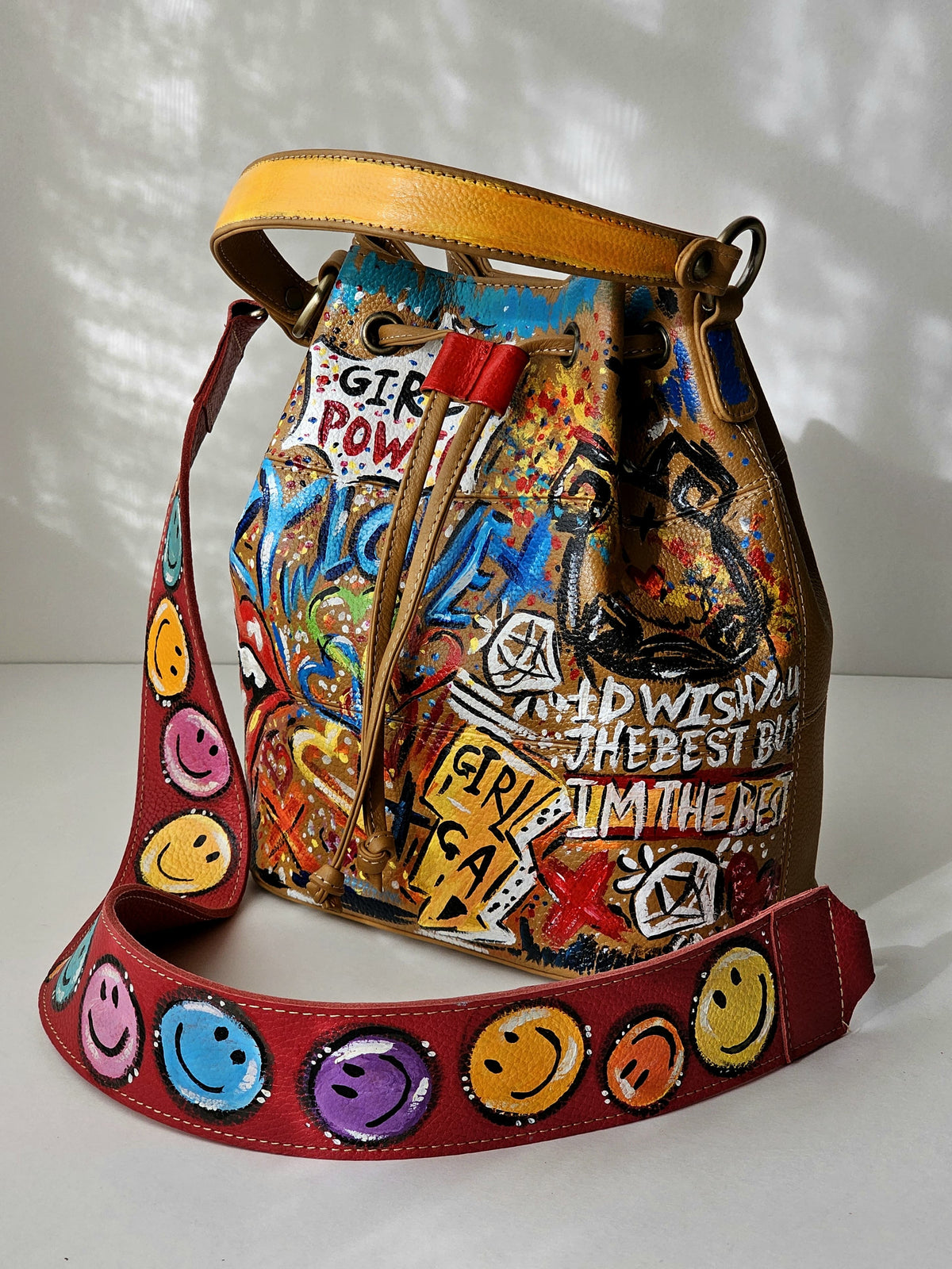 Leather Bucket With Handle X Grafiti Pop
