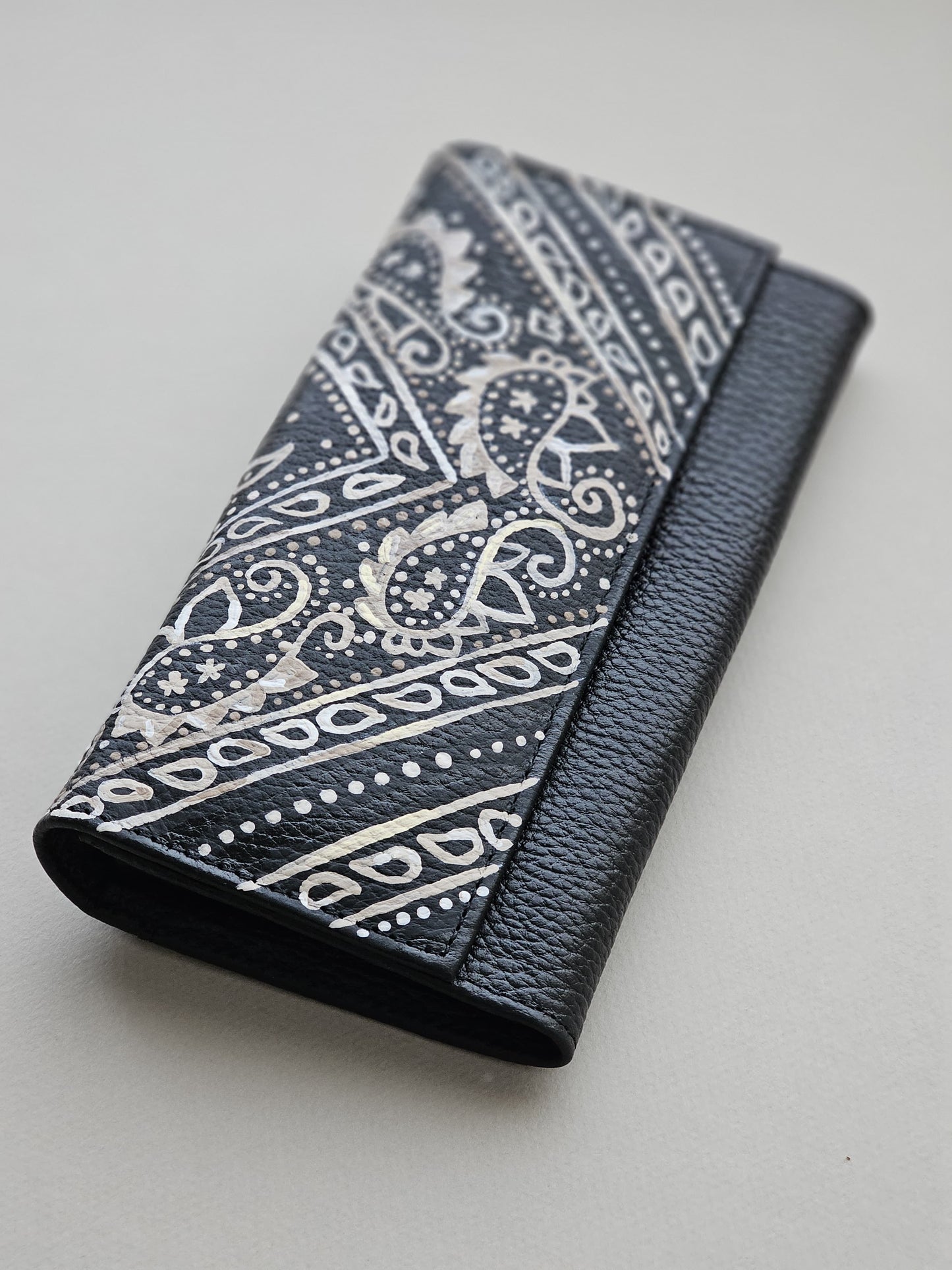 Leather Wallet Black Base X White