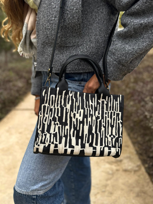 Medium Tote Bag Black X White