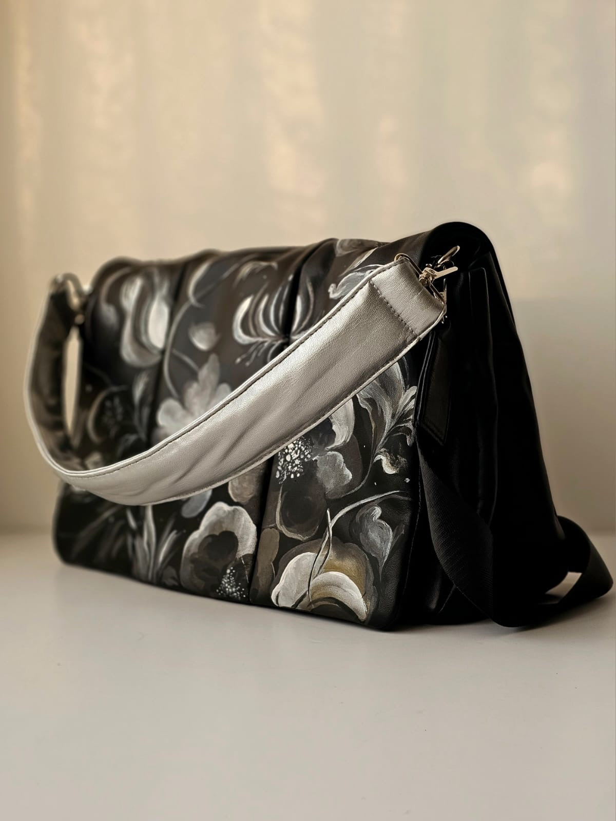 Bold leather Black X Silver