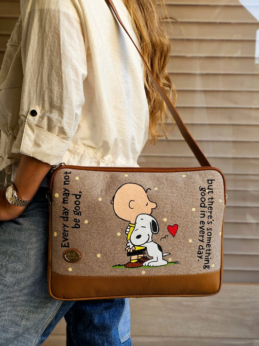 Laptop Sleeve X Snoopy Hugs Charlie