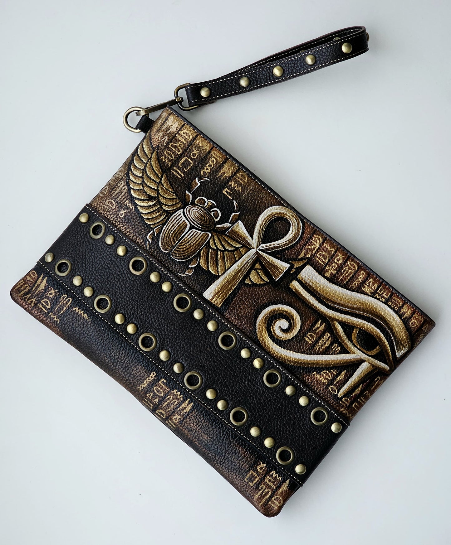 Studs Clutch Black X Pharoic