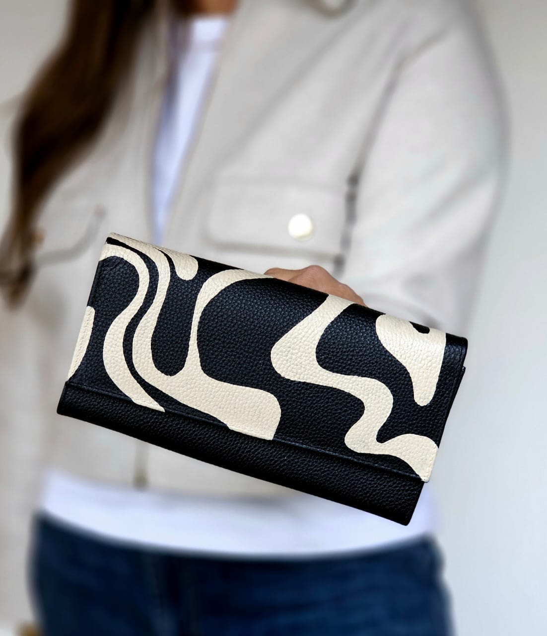 Leather Wallet Black X Beige Waves