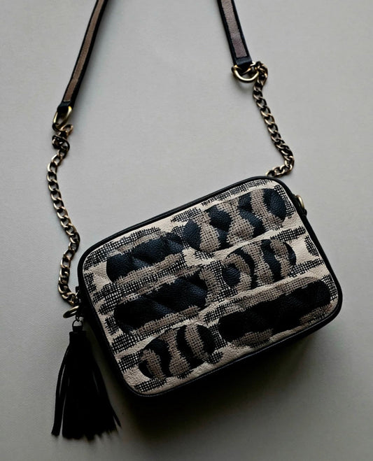 Leather Capitone Black Base X Beige