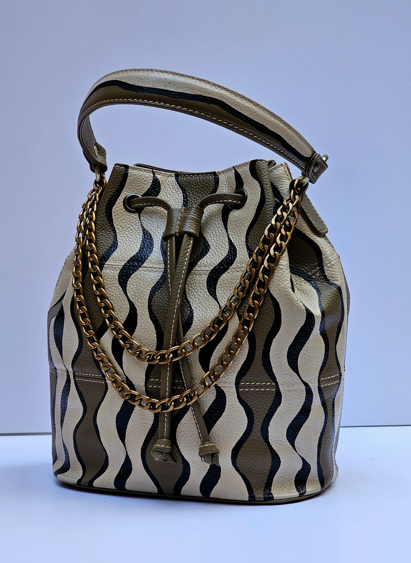 Leather Bucket Bag X Olive Waves