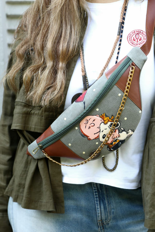 Fanny Pack Grey X Snoopy Hug