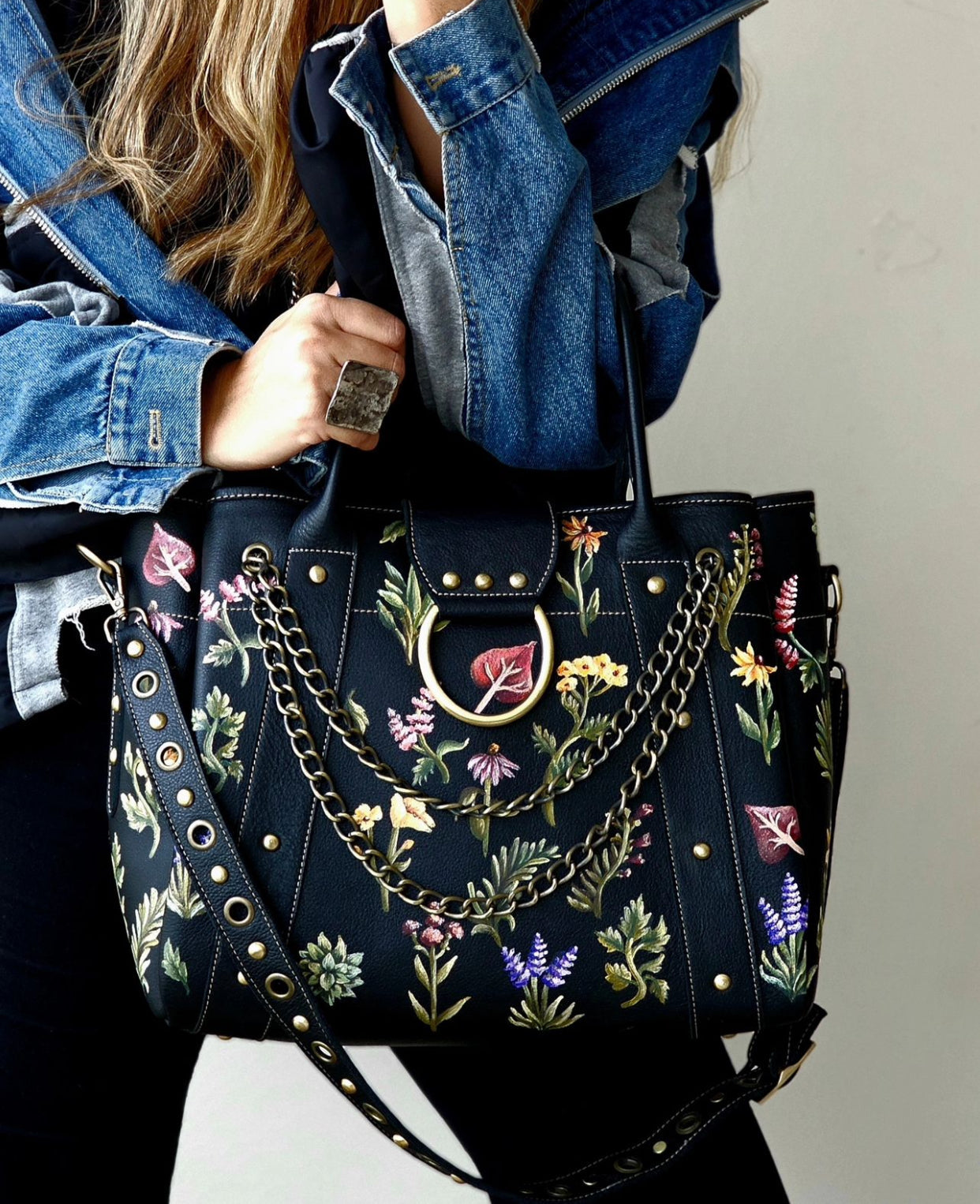Leather Bag with Ring Black X Flowers