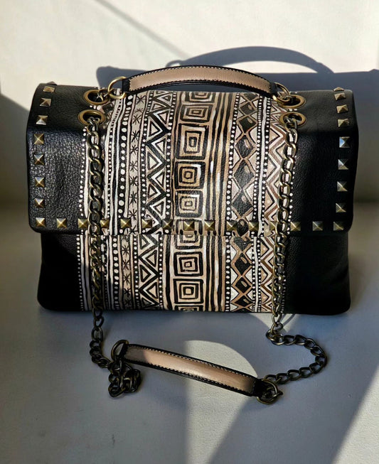 Rectangular Leather Bag with Chain Geometric Black Base